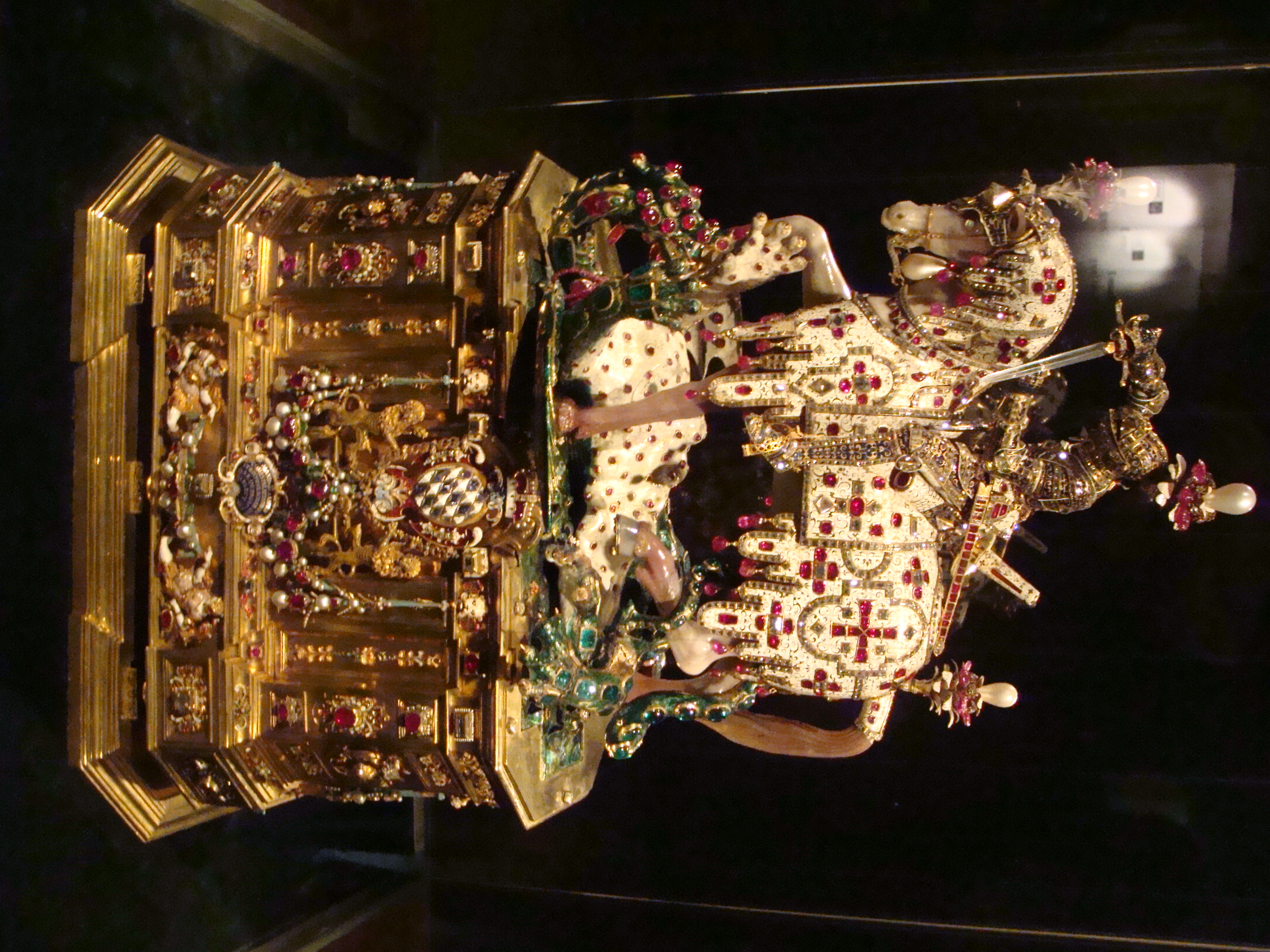 Alemania Munich Tesoro del Residenz Museum Estatua de San Jorge