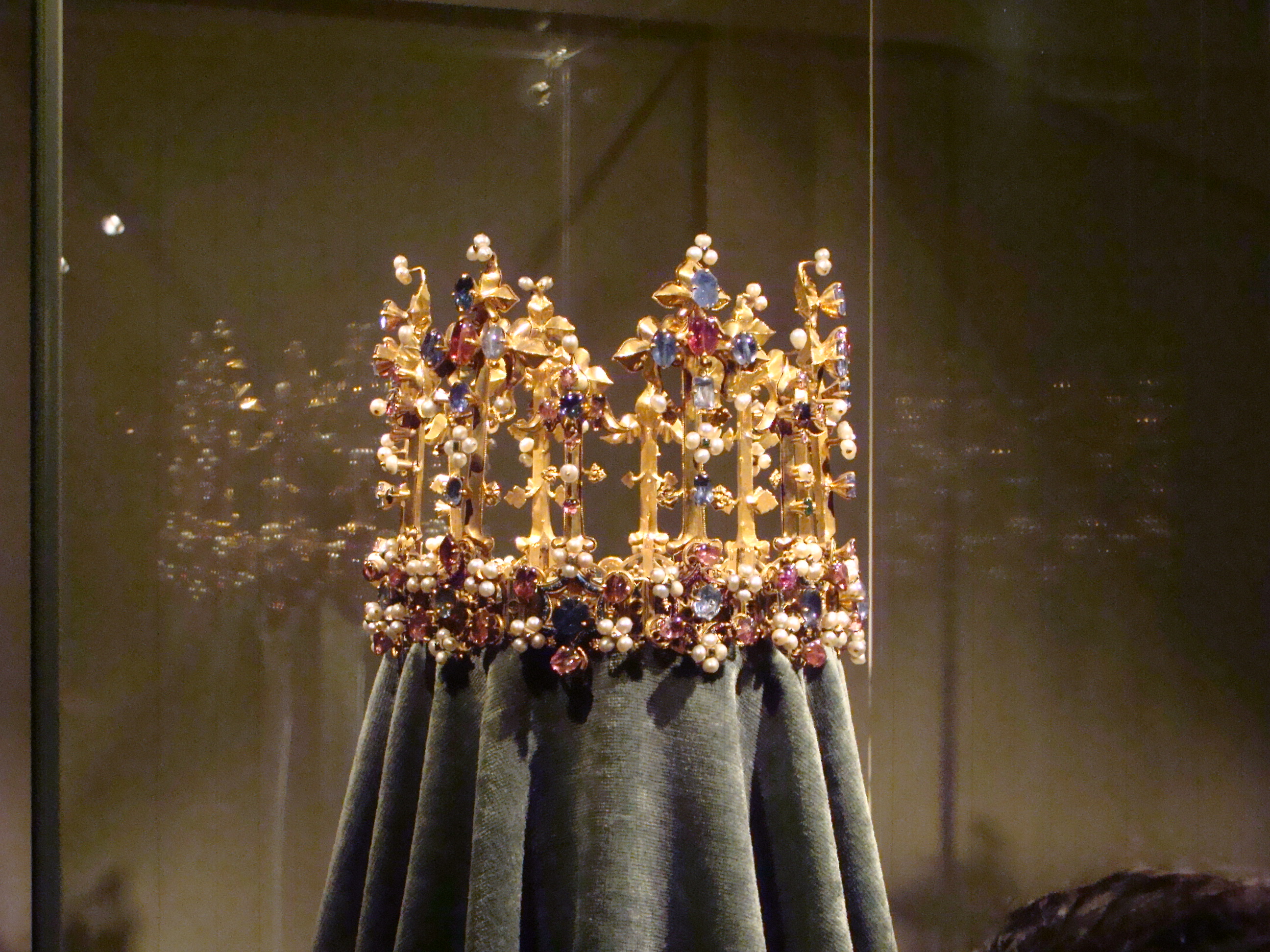 Alemania Munich Tesoro del Residenz Museum corona de reina