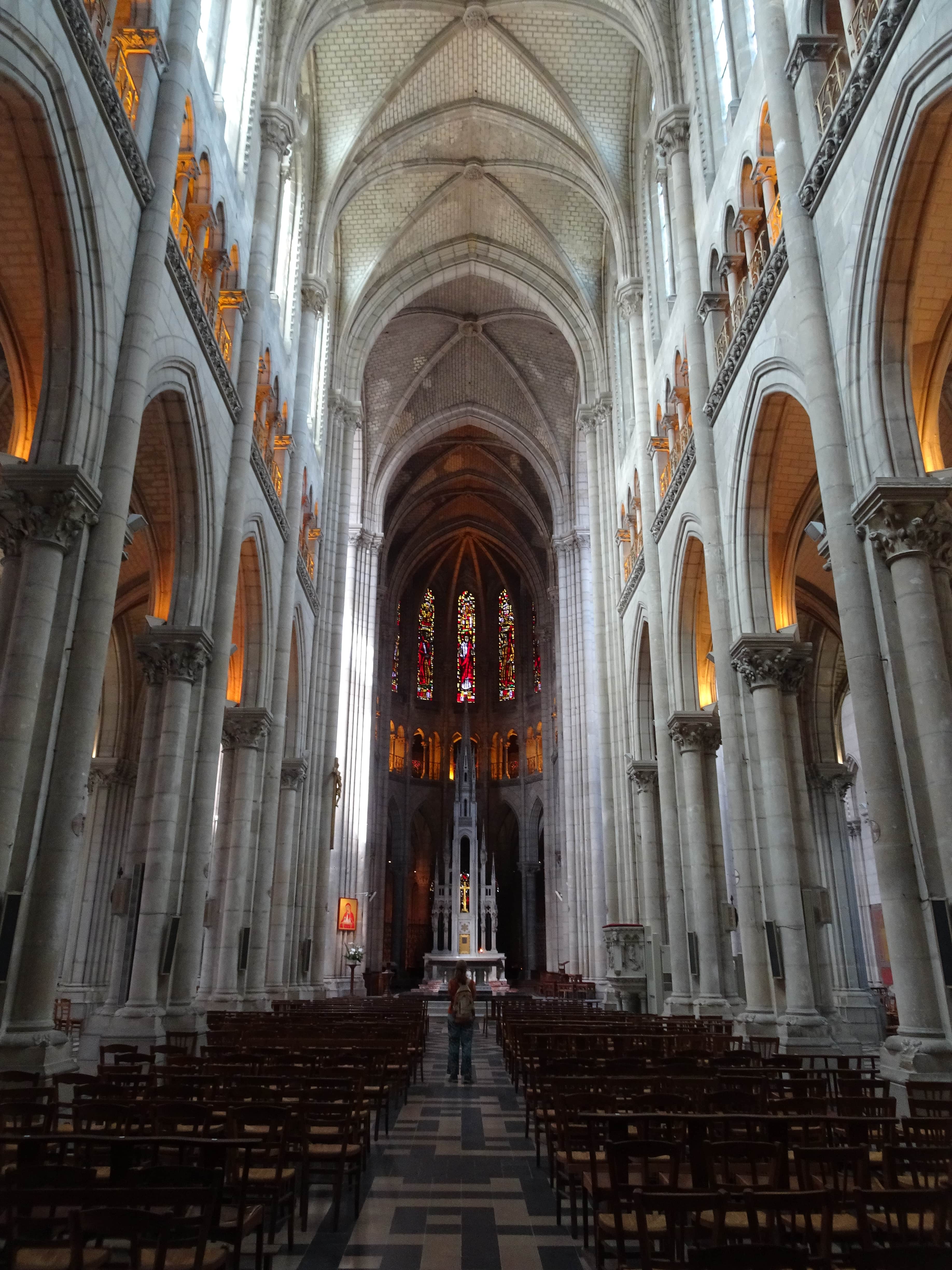 España Francia 2019 - Nantes - Iglesia de la Santa Cruz (12)-min