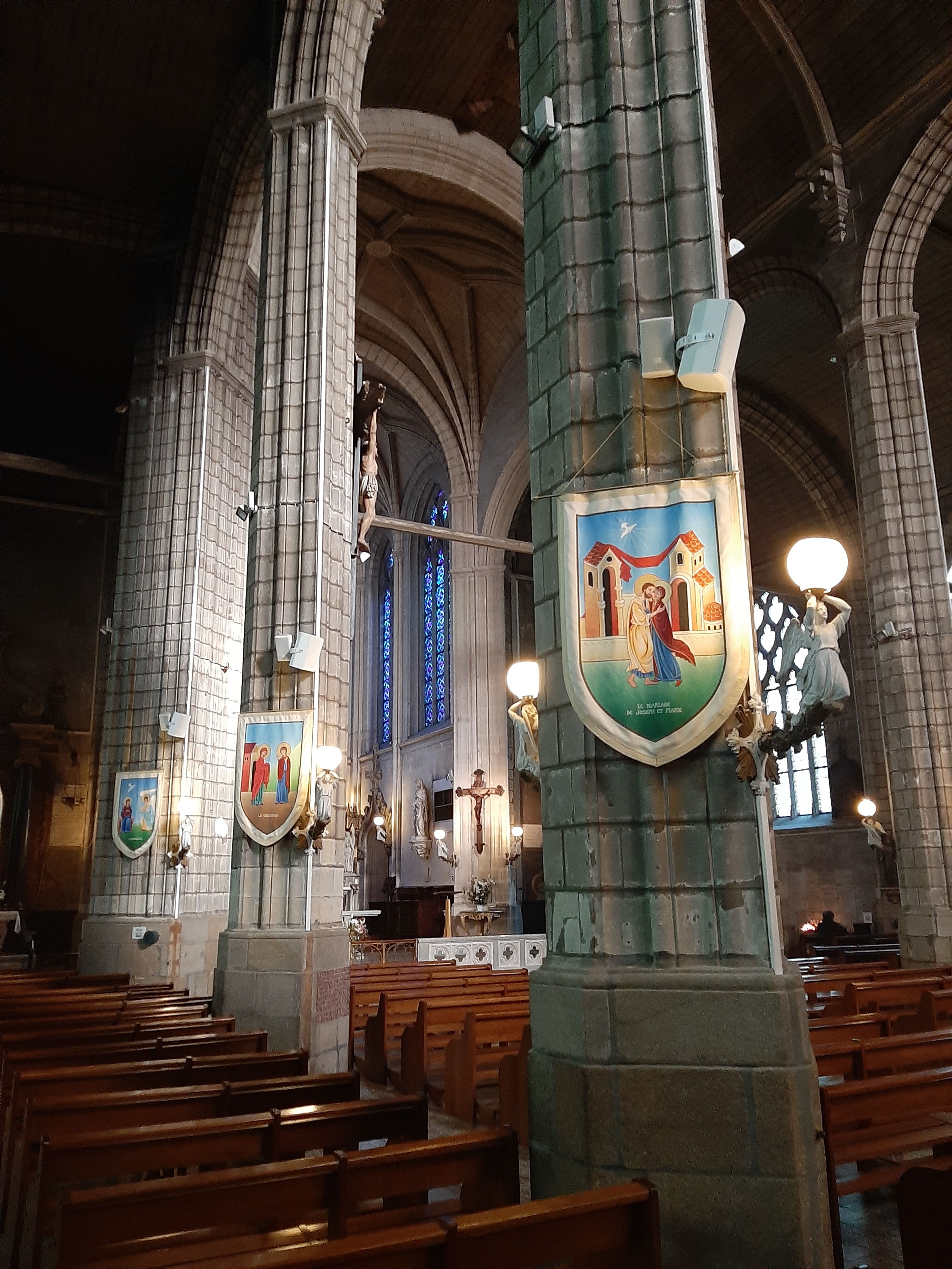 España Francia 2019 - Nantes - Iglesia de la Santa Cruz (2)-min