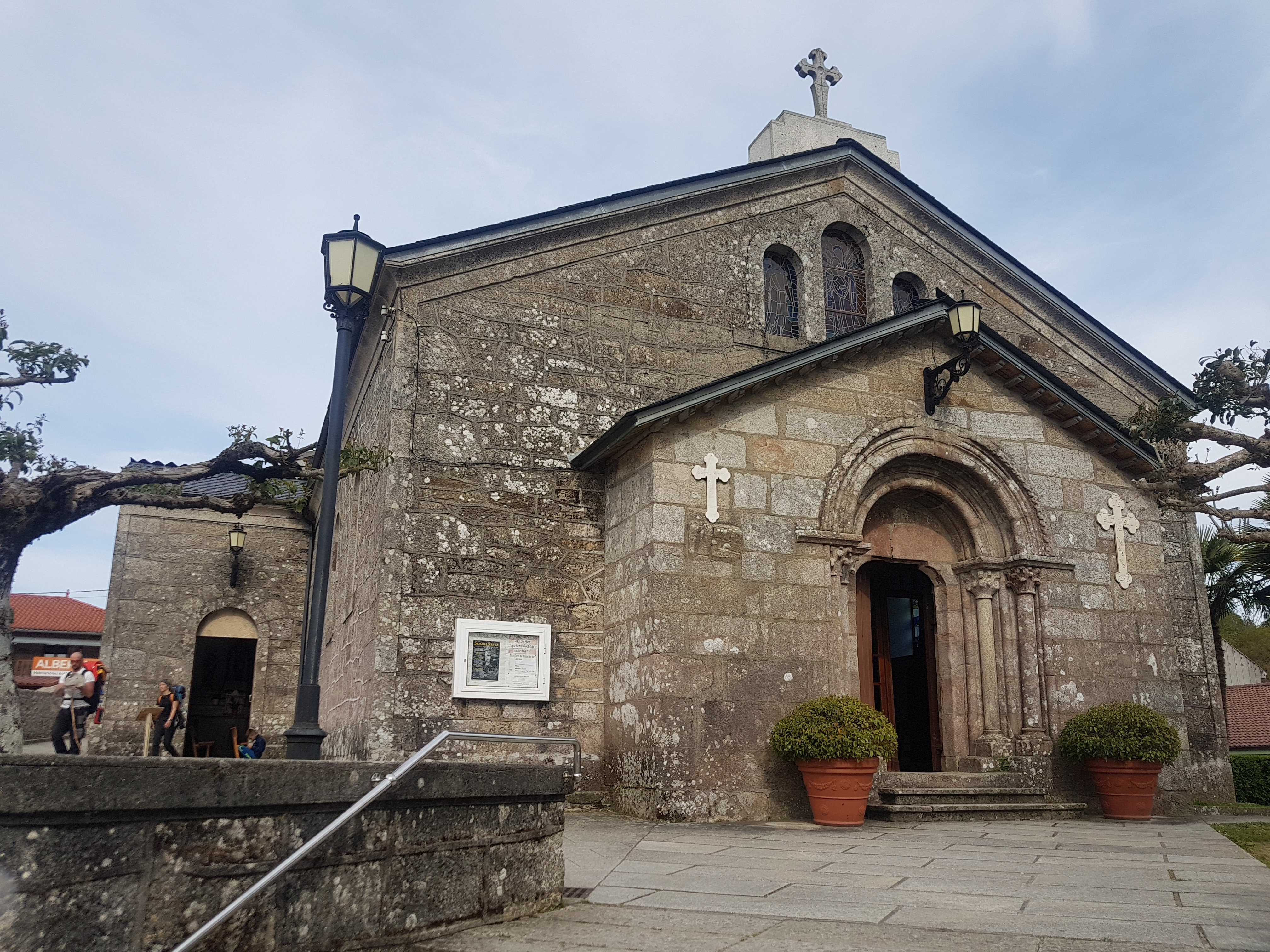 camino de santiago dia 2 portomarin palas de rei iglesia de San Tirso (1)