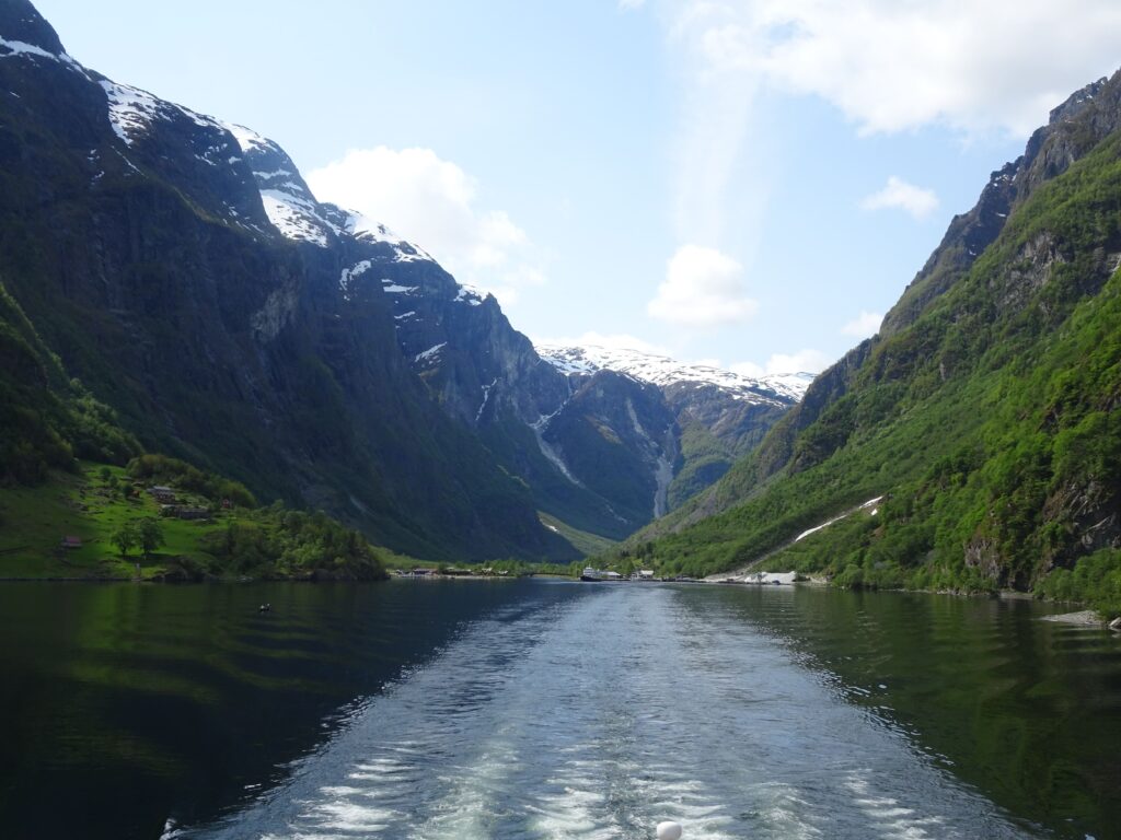 Norway in a nutshell - navegando el fiordo de Naeroy