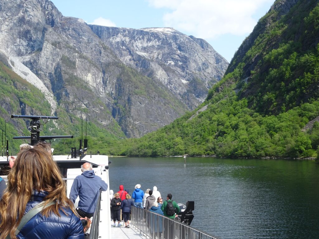 Norway in a nutshell - admirando la naturaleza del fiordo de Naeroy