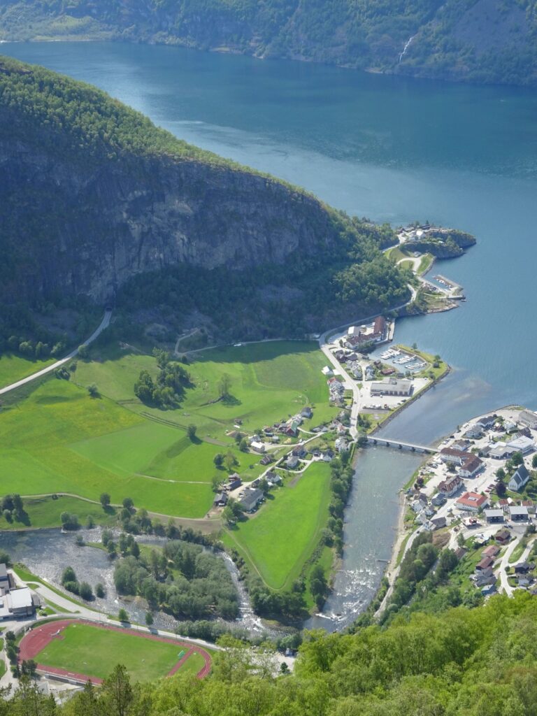 Norway in a nutshell - Aurlandsvangen desde Stegastein