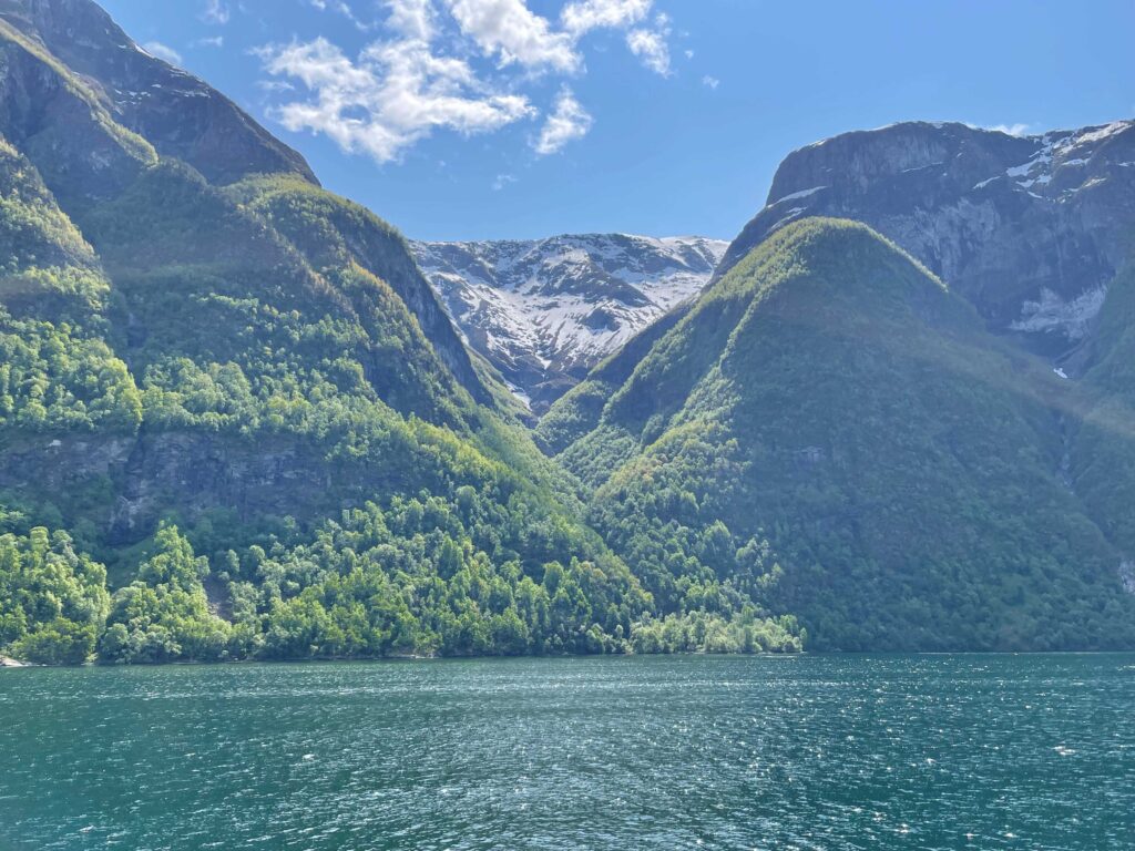 Norway in a nutshell - montañas de 1000 metros al lado del mar