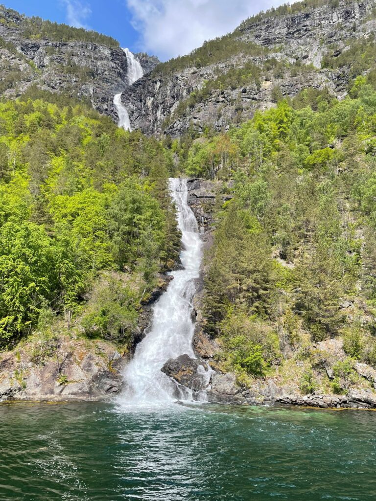 Norway in a nutshell - cascada de Laegdafossen